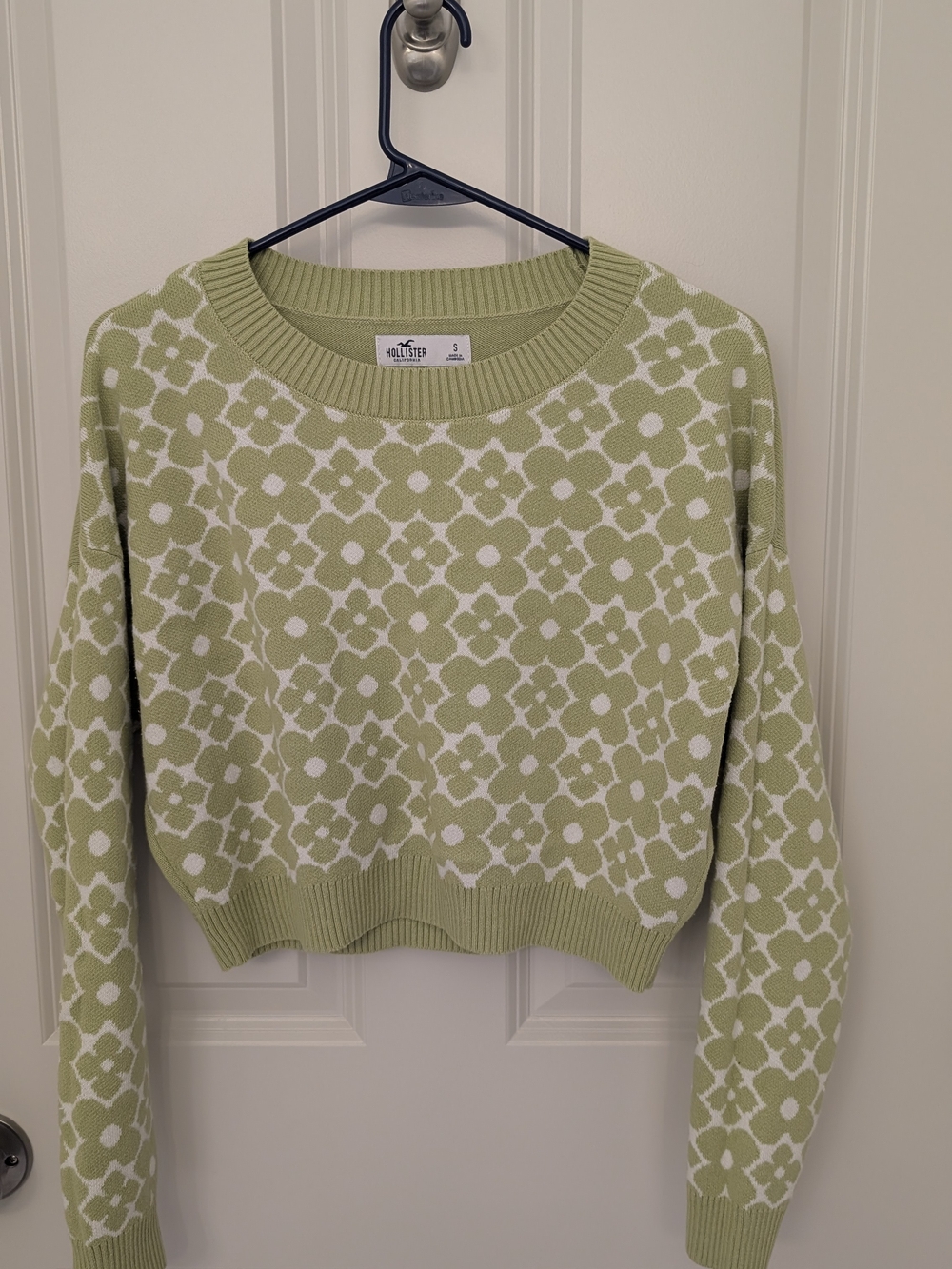 Hollister Light Green & White Geometric Crewneck Sweater
